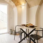 Palazzo Della Torre 004 - Historical Modern Bari