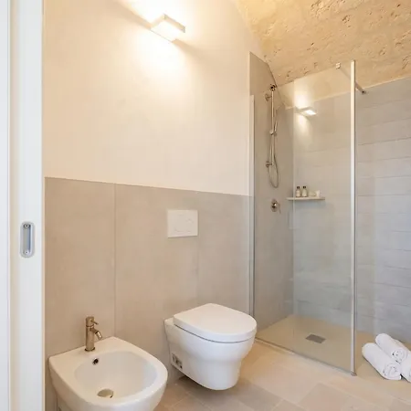 Palazzo Della Torre 004 - Historical Modern 3* Bari