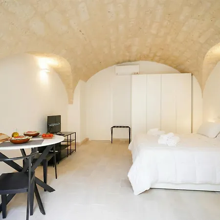 Apartmanhotel Palazzo Della Torre 004 - Historical Modern
